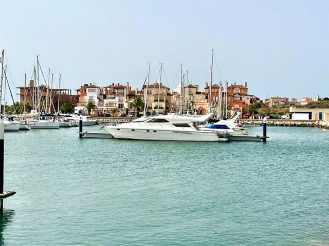 Gatu Sherry, Junto Puerto Deportivo Y Playa " Preferente Mayores De 25 Anos Y Familias " Эль-Пуэрто-де-Санта-Мария Экстерьер фото